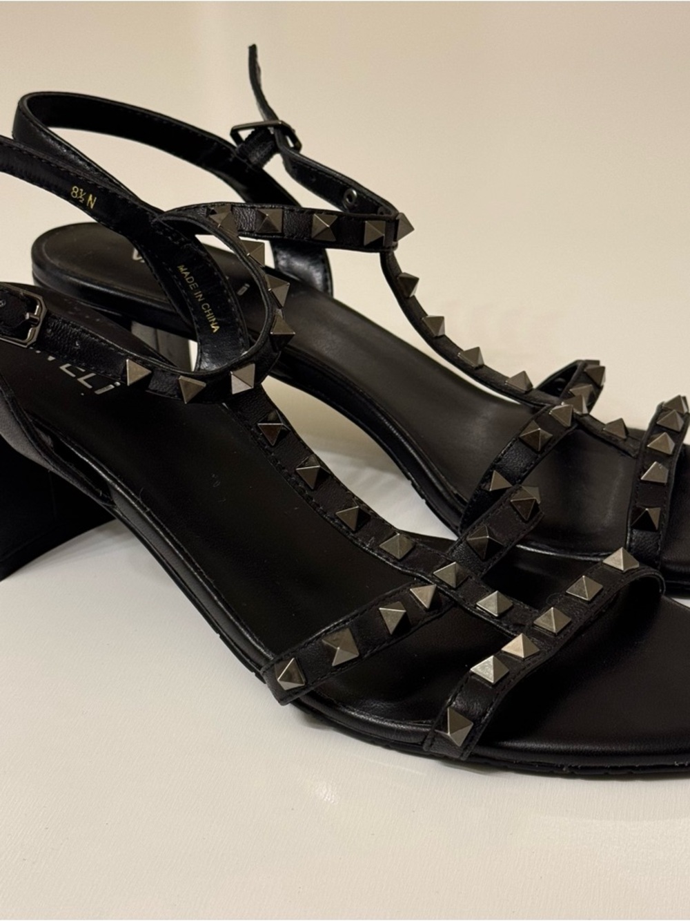 Vaneli MIDGE Black Nappa Pyramid-Stud T-Strap Heels Size 8.5 - Picture 9 of 9